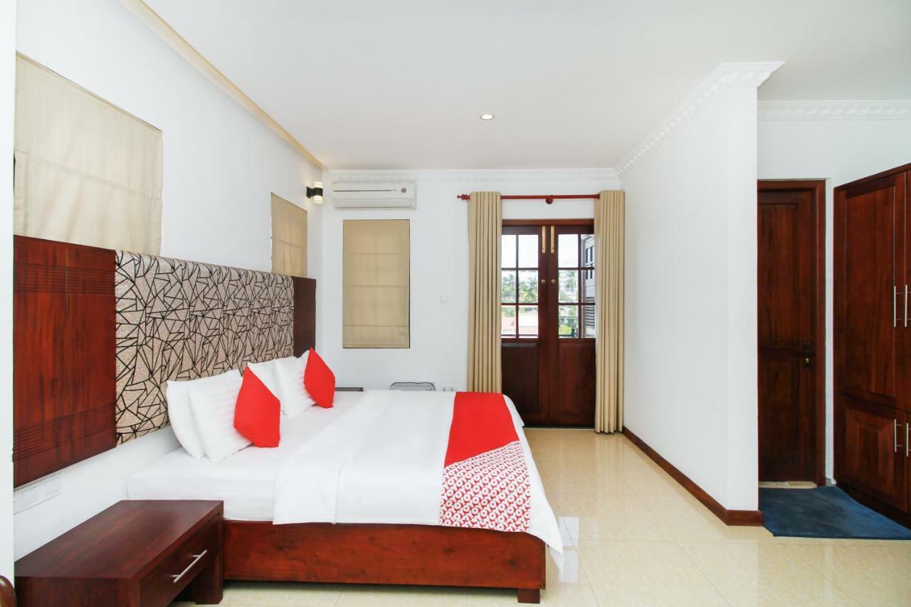 Hotel Queensbury Malabe Кадувела Екстериор снимка